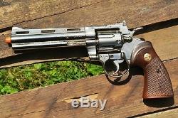 Colt Python. 357 Magnum Revolver 357 The Walking Dead Non-Firing Replica