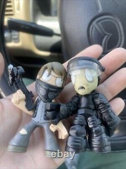 FUNKO MYSTERY MINI WALKING DEAD DARYL DIXON MASKED & Prison Guard Walker RARE