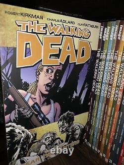 THE WALKING DEAD Complete Series Graphic Novel 1-32 Brand NEW Kirkman Comics