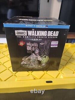 The Walking Dead Bundle pack with figures and comic collection