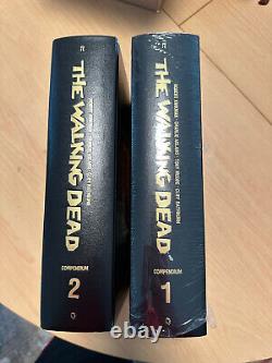Unsealed. The walking dead compendium Gold Foil 1 & 2 Italian language text