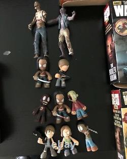 WALKING DEAD LOT COLLECTION (includes books, figures, sets)