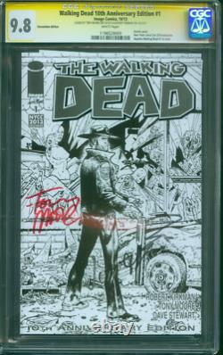 Walking Dead 1 CGC 2XSS 9.8 Robert Kirkman Moore 10th Anniversary Con Sketch Ed