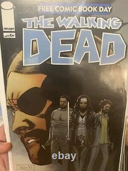 Walking Dead Comic Lot (#106-112, 148-160). #1 Reprint Signed By Tony Moore