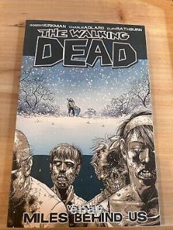 Walking Dead Comic Series 1-32. Whole Series Walking Dead Comics. +5 outcast