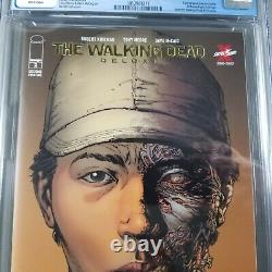 Walking Dead Deluxe #2 2nd Print Gold Foil Edition CVL Exclusive CGC 9.8 Book