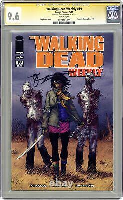 Walking Dead Weekly Reprint Series #19 CGC 9.6 SS Robert Kirkman 2011 1277981005