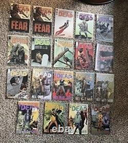 ÉNORME Lot de bandes dessinées The Walking Dead 71 Volumes TOTAUX zombies marvel dc image