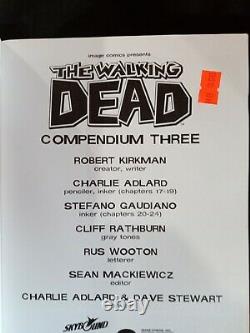 Ensemble De Compendium Walking Dead 1-4 & Poster