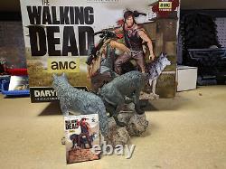 Gentle Giant Walking Dead Daryl Dixon & The Wolves Exclusive Statue Signed C. O. Un