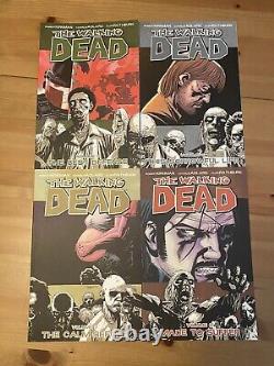 Image Comics: La série de bandes dessinées The Walking Dead Lot de 23 livres de romans graphiques en format poche