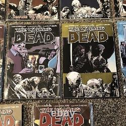 La Collection De Bd Walking Dead, Volumes 1 À 17, Utilisé, Grand État