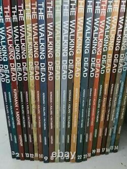 La Collection Walking Dead Graphic Novel Volumes 1 À 22 Ensemble Ensemble Tpb Travail Lot