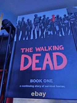 La collection de figurines d'action, livres et bandes dessinées de The Walking Dead