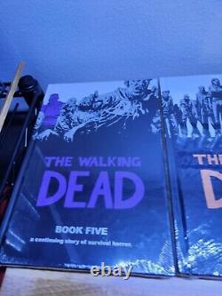 La collection de figurines d'action, livres et bandes dessinées de The Walking Dead