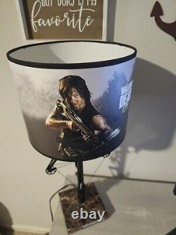 La lampe de table Daryl Dixon à arbalète de The Walking Dead