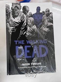 Le Lot de Bandes Dessinées en Couverture Rigide The Walking Dead de l'Éditeur Image, Volumes 1 à 13 Plus AOW