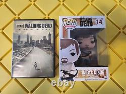 Le pack de collection The Walking Dead avec figurines et bande dessinée