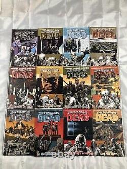 Les bandes dessinées de The Walking Dead Lot Volumes 1-24 Kirkman