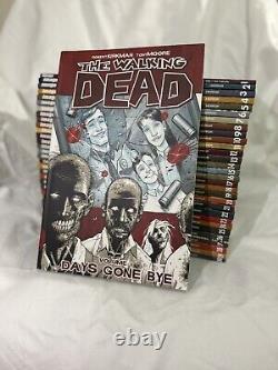 Les bandes dessinées de The Walking Dead Volumes 1-30 en format livre de poche Comics Kirkman Vol. 1-30