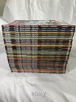 Les bandes dessinées de The Walking Dead Volumes 1-30 en format livre de poche Comics Kirkman Vol. 1-30