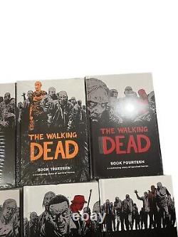 Lot de livres reliés The Walking Dead presque complet avec de nouveaux livles