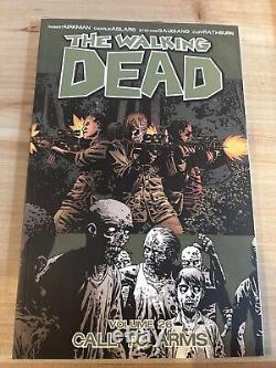 Série de bandes dessinées Walking Dead 1-32. Toute la série de bandes dessinées Walking Dead. +5 Outcast