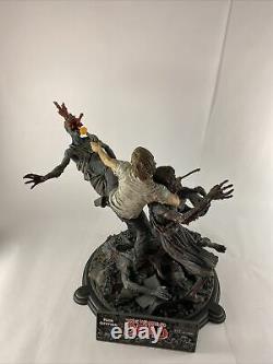 Statue De Rick Grimes, La Mort-vivant De La Marche