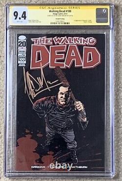 The French translation of the title 'Walking Dead #100 Neegan Signed by Jeffrey Dean Morgan CGC 9.4 Image Comics' would be: 'Walking Dead #100 Neegan signé par Jeffrey Dean Morgan CGC 9.4 Image Comics'.