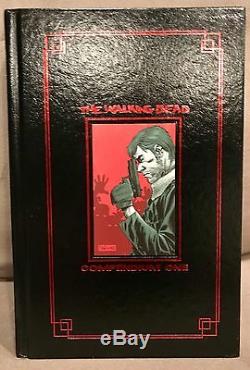 The Walking Compendium Morte 1 Foil Red Edition Comics Kirkman Adlard Nycc Hc