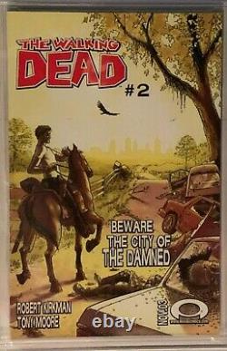 The Walking Dead #1 Cgc 9.8 Near Mint/mint Nm/m. Premier (1er) Numéro. Pas De Réserve