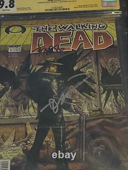 The Walking Dead #1 Cgc 9.8 Signé Par Robert Kirkman Et Tony Moore