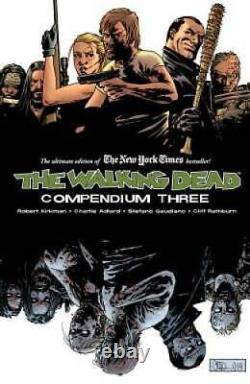 The Walking Dead Compendium Three Paperback Par Robert Kirkman Très Bon