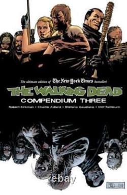 The Walking Dead Compendium Three Paperback Par Robert Kirkman Très Bon