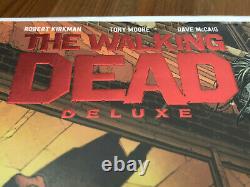 The Walking Dead Deluxe #1 Red Foil Exclusive Skybound Variante Cover Nm Twd Cgc