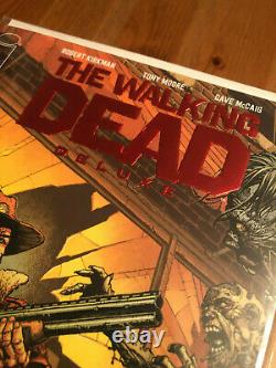 The Walking Dead Deluxe #1 Red Foil Exclusive Skybound Variante Cover Nm Twd Cgc