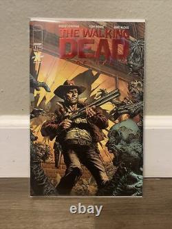 The Walking Dead Deluxe #1 Ruby Red Foil Variant Nm/m High Grade Sealed