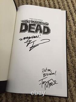 The Walking Dead Edition Limitée De 300 Ri Hardcover Par Kirkman & Moore! Vol. 1