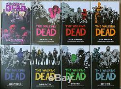 The Walking Dead Volumes # 1-15 Lot De Livres À Couverture Rigide Avec Roman Graphique + Les Couvertures # 1