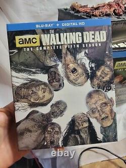 The translated title in French is: Walking Dead Saison 5 (Blu-ray) COFFRET COLLECTOR Horrible & DVD SET
