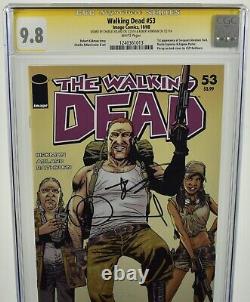 The translation in French is: Walking Dead #53 CGC 9.8 (2008) Signé par Charlie Adlard & Robert Kirkman Image