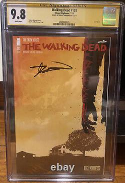 The translation of the title 'The Walking Dead 193 CGC 9.8 (NM/M) SIGNED by Robert Kirkman (Image 2019)' in French is: 'The Walking Dead 193 CGC 9.8 (TTB/M) SIGNÉ par Robert Kirkman (Image 2019)'