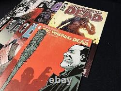 Walking Dead #100 Variant Covers Set 8 Books Total
 <br/>
    	 <br/> 
Les morts qui marchent #100 Variant Couvertures Ensemble de 8 Livres au Total