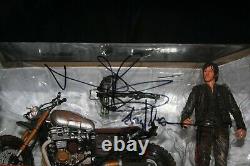 Walking Dead Daryl Dixon Custom Bike Jouets Mcfarlane Norman Reedus Autograph Coa