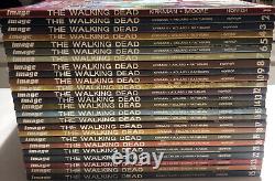Walking Dead Tpb Paperback Volumes 1-25 Par Kirkman & Adlard & Rathburn Image
