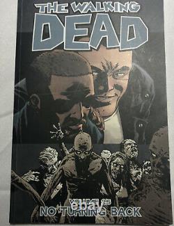 Walking Dead Tpb Paperback Volumes 1-25 Par Kirkman & Adlard & Rathburn Image